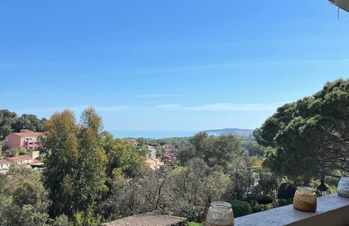 Villeneuve-Loubet Apartment | Cozy apartment in secure domain