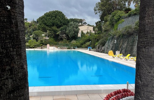 Villeneuve-Loubet Apartment | Cozy apartment in secure domain