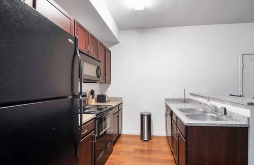 Greeley Apartment | Cozy Apartment 2 Blocks Away from UNC with Gym