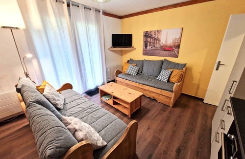 Valfrejus Apartment | Cozy apartment 6/8 ppl, Valfréjus, near slopes and cable cars