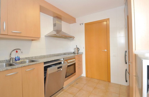 Lloret de Mar Apartment | Cozy Apartment - A/C, 300m from Beach, Pool & Parking in Lloret de Mar