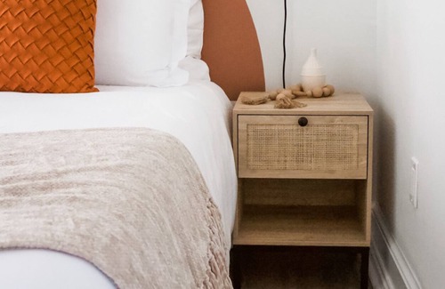 Old Town Fredericksburg Apartment | Cozy apartment above coffee shop! FREE parking