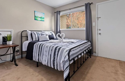 Fayetteville Condo | Cozy apartment close to everything!