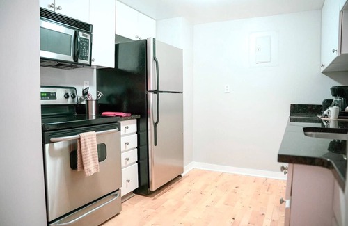Downtown Apartment | Cozy Apartment Downtown