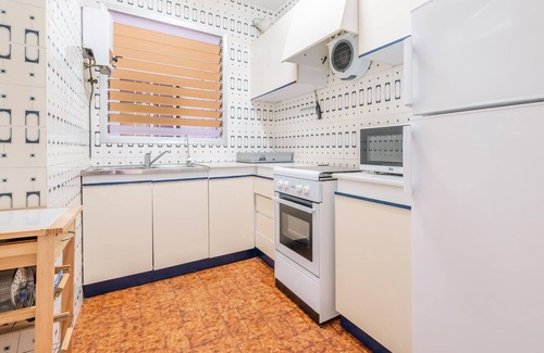 Costa Dorada Apartment | Cozy apartment in L'Ametlla de Mar