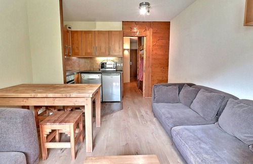 La Perriere Apartment | Cozy Apartment for 4 in La Tania - Ski-in/Ski-out - Near Center & Lifts