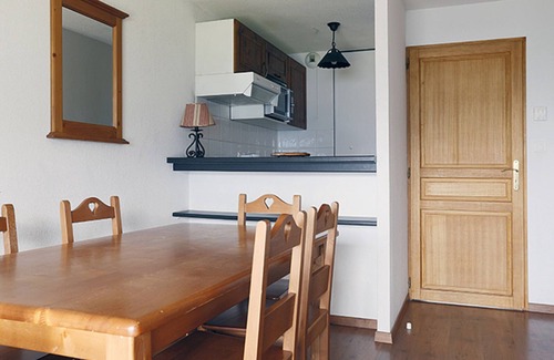 Peyragudes Apartment | Cozy Apartment for 6 with Balcony, Near Slopes and Free Pool Access in Peyragudes