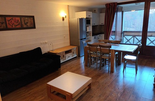 Brides-les-Bains Apartment | Cozy apartment with WiFi, parking, and pet-friendly in Brides-les-Bains