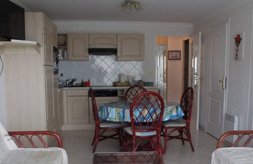 Fort-Mahon-Plage Apartment | Cozy apartment near the beach with balcony, parking and pets allowed