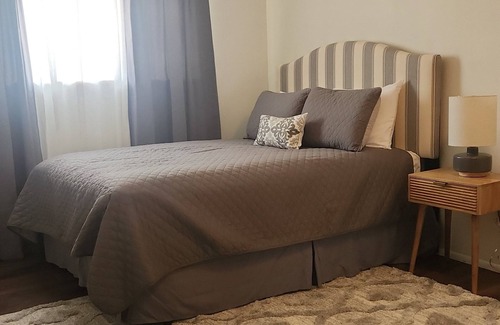 Dearborn Heights Apartment | Cozy Apartment Getaway