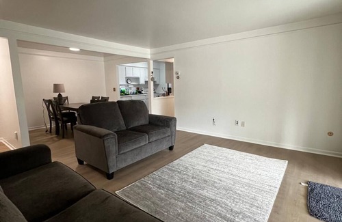 Drayton Plains Apartment | Cozy apartment in charming Walled Lake with AC, WiFi