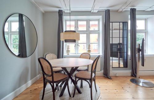 Indre By Apartment | Cozy Apartment in Central Copenhagen By Marble Church