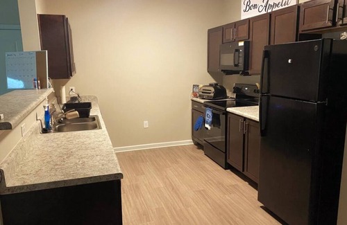 Union City Apartment | Cozy apartment in Comfy Stay by ATL Airport + Pool Access.