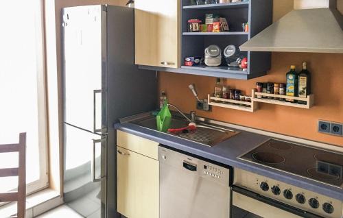 Elmenhorst/Lichtenhagen Apartment | Cozy Apartment In Elmenhorst With Wifi