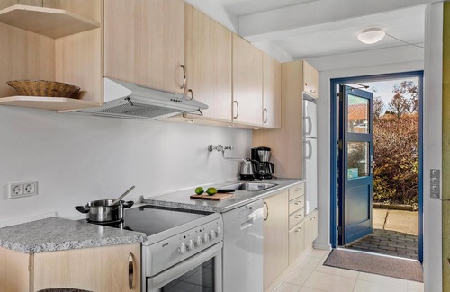 Gudhjem Apartment | Cozy apartment in Gudhjem with sauna