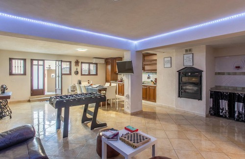 Casale Modica Apartment | Cozy apartment in Ispica with WiFi