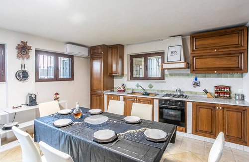 Casale Modica Apartment | Cozy apartment in Ispica with WiFi