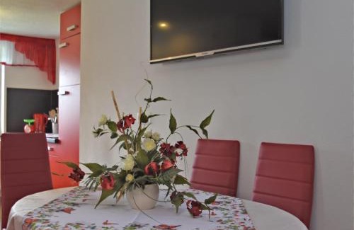 Lichtenhain Apartment | Cozy Apartment in Lichtenhain Germany With Garden
