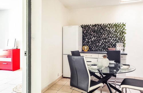 Marignane Apartment | Cozy apartment in Marignane with WiFi