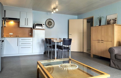 Mariakerke Apartment | Cozy apartment in Oostende with WiFi
