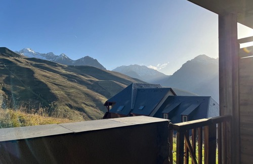 Peyragudes Apartment | Cozy Apartment in Peyresourde, 6 pers, Pool Access, Free Shuttle