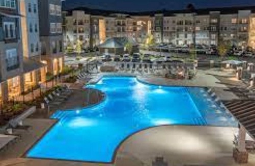 Madison Apartment | Cozy apartment in the heart of Madison,Al close to all shopping and restaurants.