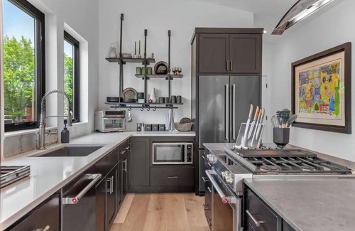 Coeur d'Alene Apartment | Cozy apartment in fabulous Coeur d'Alene with WiFi, AC & Spa!