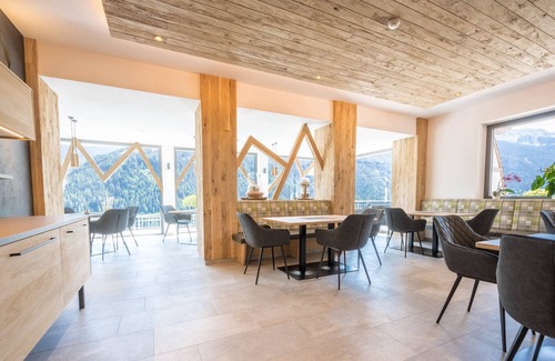 Mareta Apartment | Cozy Apartment Klatschmohn with Mountain View, Wi-Fi, Sauna, Terrace & Balcony; Parking Available
