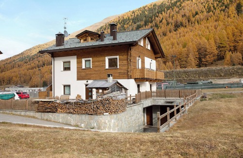 Livigno Apartment | Cozy Apartment "Livigno" near Palipert Ski Resort with Mountain Views
