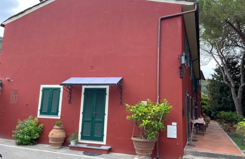 San Giuliano Terme Apartment | Cozy apartment nestled in the green countryside between Pisa and Lucca.