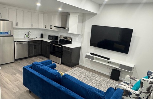 Northwest Calgary Apartment | Cozy Apartment Northwest Calgary