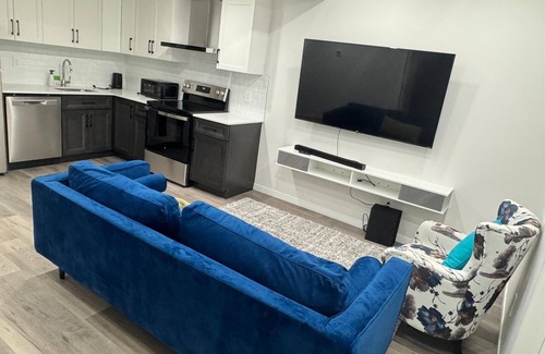Northwest Calgary Apartment | Cozy Apartment Northwest Calgary