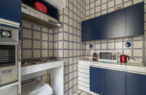 Quartiere III Pinciano Apartment | Cozy apartment of 90 sqm, can accommodate up to 5 people, located on the second floor of a building with a lift (NOT suitable for disabled people - 6 steps to access). The accommodation is located near one of the venues of the Sapienza University of Rome