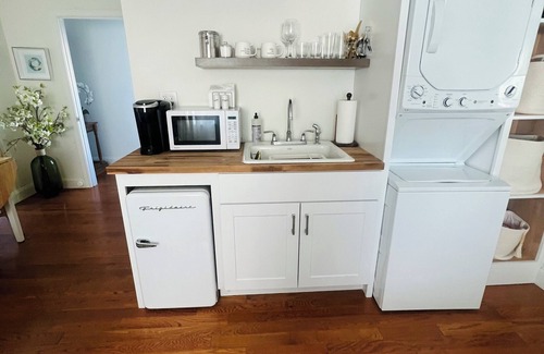 Scituate Apartment | Cozy apartment steps to the beach & harbor!nn