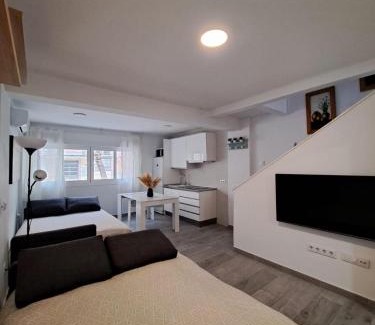 El Pilar Apartment | Cozy Apartment up to 6 persons 3 min to Metro