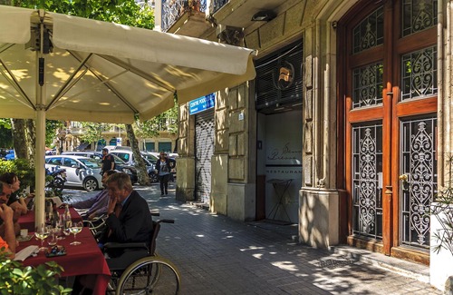 L'Antiga Esquerra de l'Eixample Apartment | Cozy apartment up to 6 guests