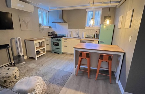 Berkeley Apartment | Cozy apartment, walk to parks, restaurants, bars, gyms, boutiques, grocery store
