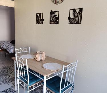Riberac House | Cozy apartment, WiFi, garage, quiet city center
