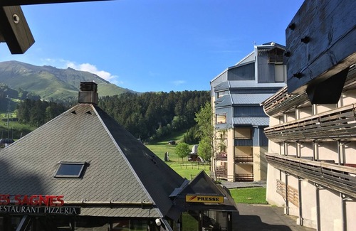 Laveissiere Apartment | Cozy apartment with balcony in the heart of the resort
