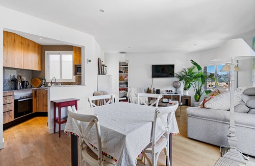 El Carmel Apartment | Cozy apartment with private sunny terrace