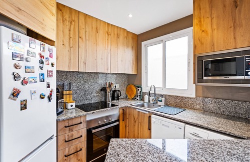 El Carmel Apartment | Cozy apartment with private sunny terrace