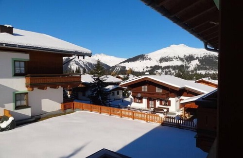 Hochkrimml Apartment | Cozy apartment with mountain view, sauna, and close to the slopes