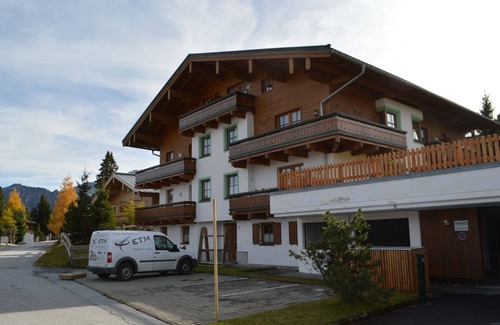 Hochkrimml Apartment | Cozy apartment with mountain view, sauna, and close to the slopes