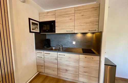 Flumet Apartment | Cozy apartment with pool and parking, at the foot of the slopes