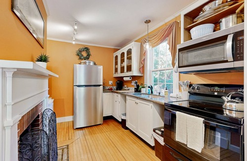 Bath Apartment | Cozy Apartment with Scenic Deck and Well-Equipped Kitchen