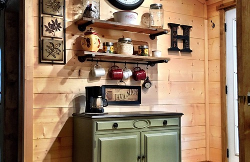 Suches Cabin | Cozy Appalachian Trail Cabin - Woody Gap & Blood Mountain in Suches, GA