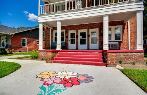 Greensboro Apartment | Cozy Apt in Downtown Greensboro with Shared Yard!