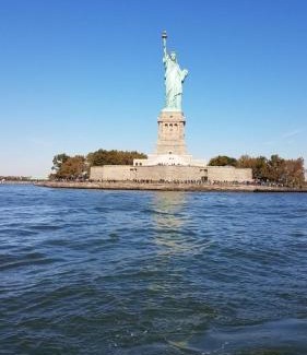 West New York Apartment | Cozy apt in WEST NY, NEW JERSEY, at 2 bloks from bus stop-15 minutes 2NY 7MINUTES VIA NYWATERWAY FERRY-BETTER CAN'T BE!