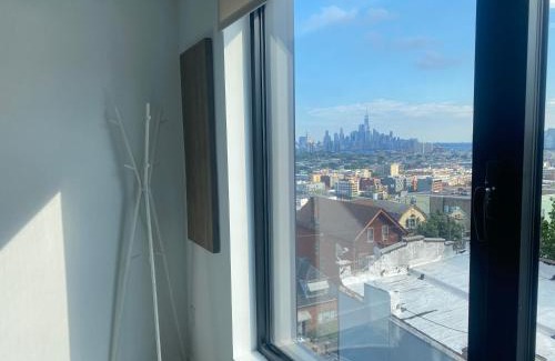 Union City House | Cozy apt with great city view