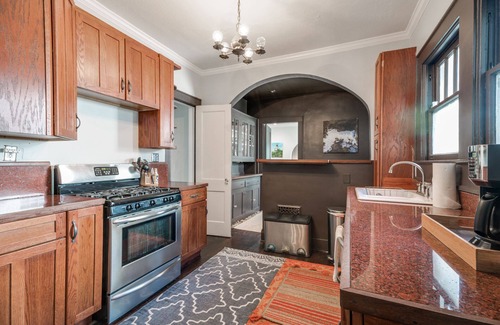 Atlanta House | Cozy artsy bungalow in Downtown ATL